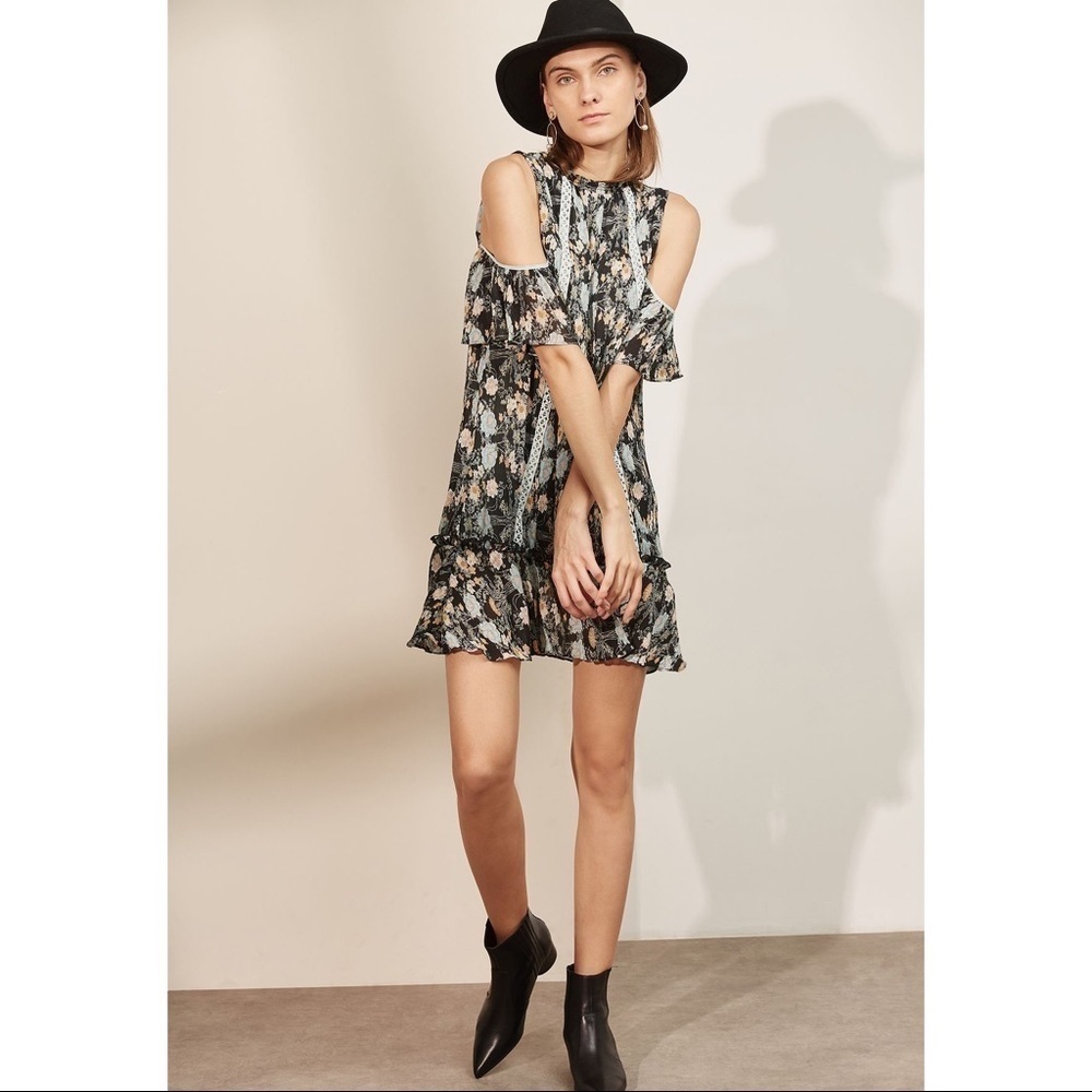 FoxieDox Adora Printed Cold Shoulder Dress Size Large
